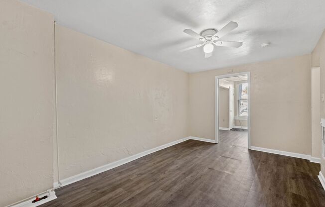 2 beds, 1 bath, 800 sqft, $749, Unit 103 W Lincoln Avenue #8