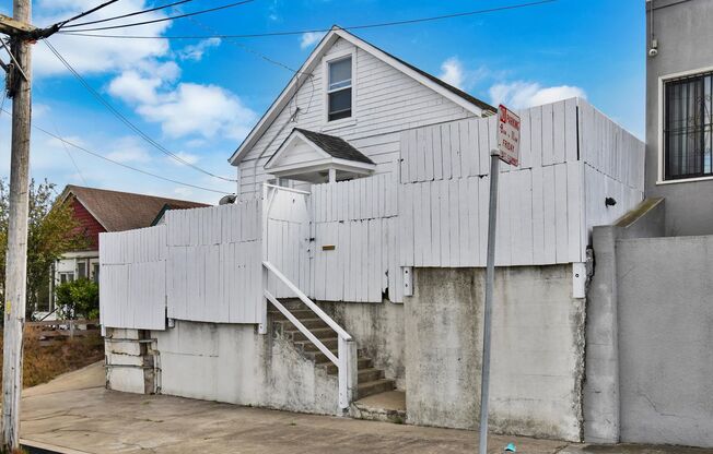 Three Bedroom House in Visitacion Valley