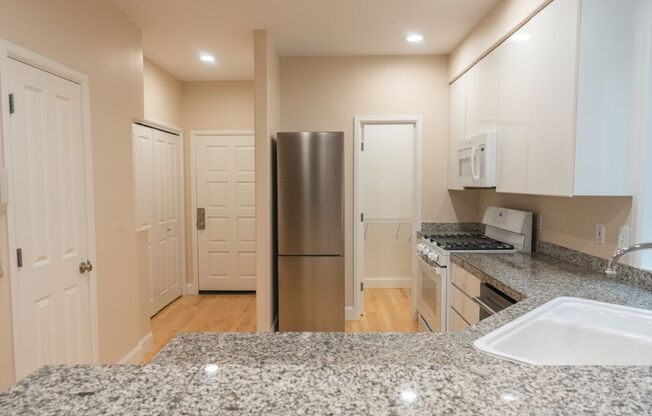 2Bd/2.5Ba Mercer Island Condo