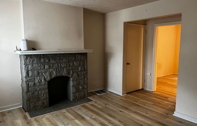 Beautiful One Bedroom in Swissvale!!