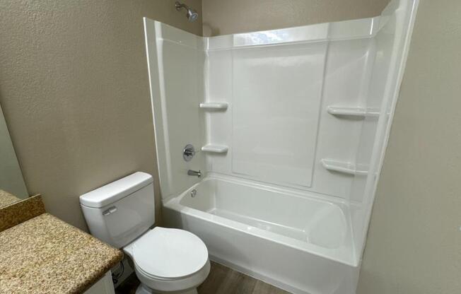 2 beds, 2 baths, 998 sqft, $1,600