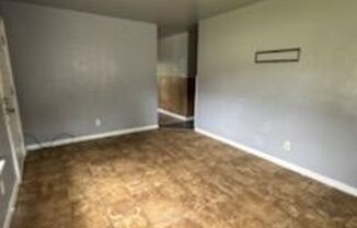 3 beds, 1 bath, $750