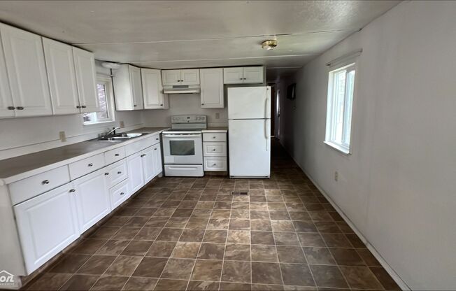 Sun &amp; Sands Mobile Home Court