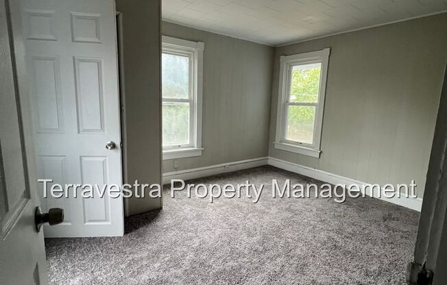 3 beds, 1 bath, $1,850