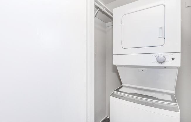 1 bed, 1 bath, 670 sqft, $1,069