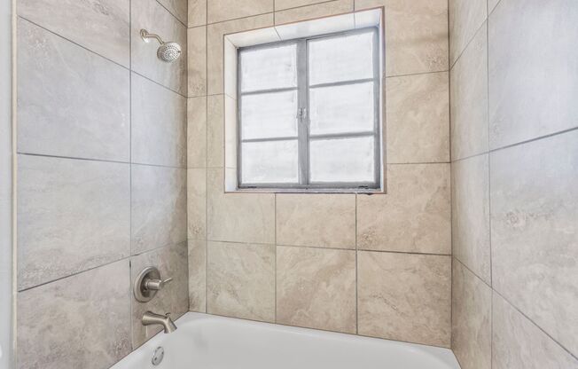 2 beds, 1 bath, 750 sqft, $1,050, Unit 1221-9