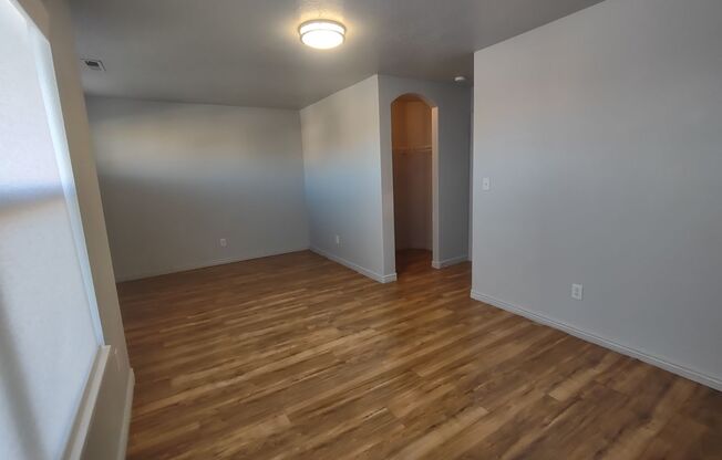 3 beds, 2.5 baths, $1,595, Unit # 253