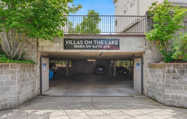 2 beds, 2 baths, 1,100 sqft, $1,695, Unit 23