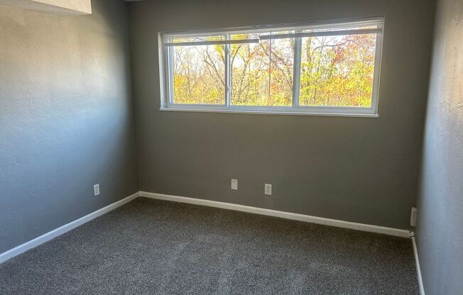 2 beds, 1 bath, 750 sqft, $1,070, Unit B06 1066 07