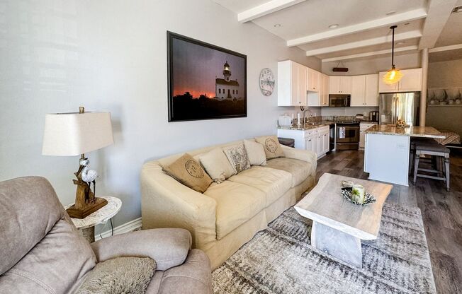 Beautiful Furnished 1 Bedroom, 1.5 Bath Condo with Harbor Views - Flexible Lease!