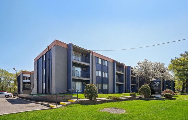 1 bed, 1 bath, 750 sqft, $1,249, Unit 1427-113