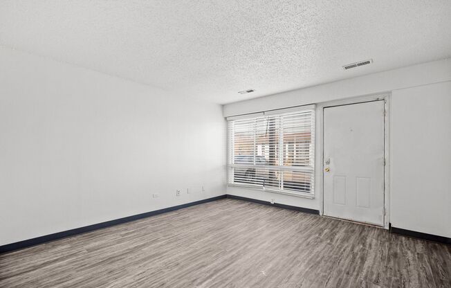 1 bed, 1 bath, 575 sqft, $825, Unit 01-002
