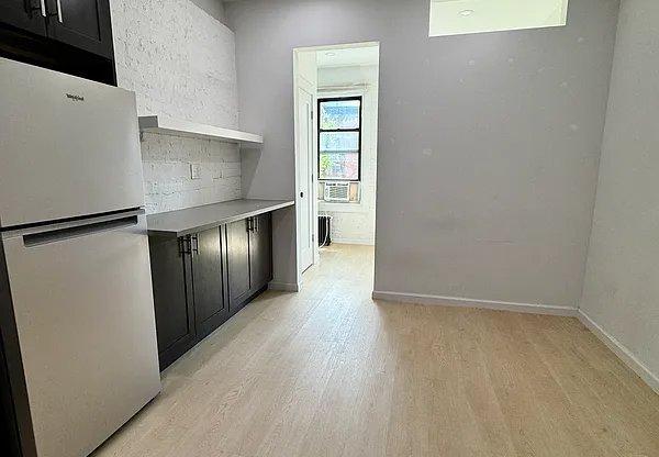 1 bed, 1 bath, $3,324, Unit 5C