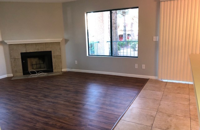 A Cozy 2 bedroom 2 bathroom with patio downstairs condo in Green Valley!