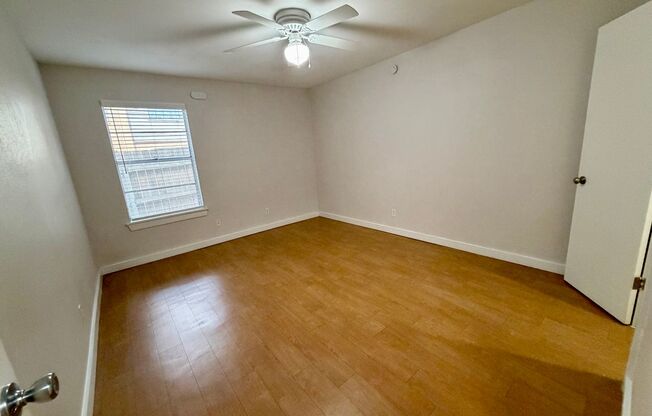 2 beds, 1 bath, 900 sqft, $1,145, Unit LAW13-106