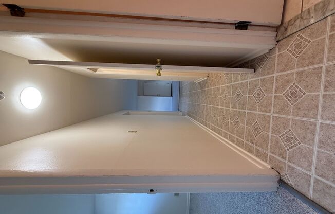 2 beds, 1 bath, 874 sqft, $1,445, Unit Q-14