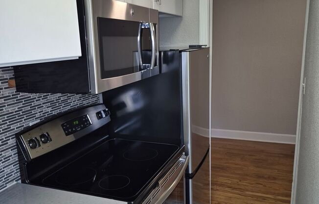 Studio, 1 bath, 460 sqft, $925, Unit 4440-107