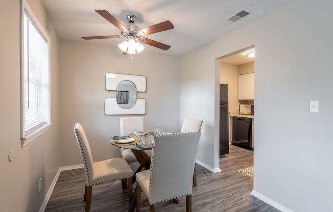 2 beds, 1 bath, 805 sqft, $828, Unit 1707-061