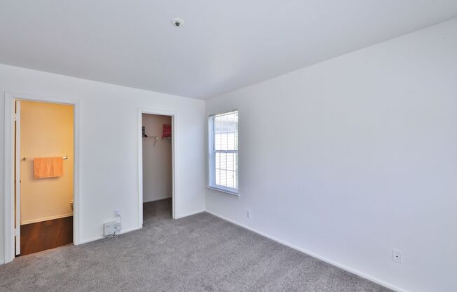 3 beds, 2 baths, 1,000 sqft, $1,940