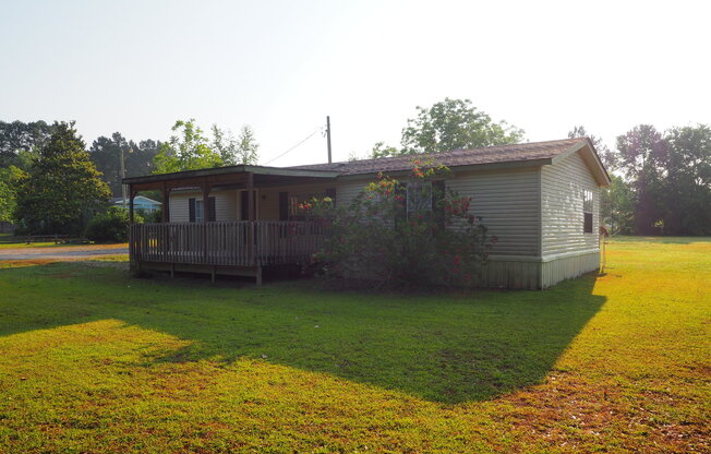 3 beds, 2 baths, $1,300