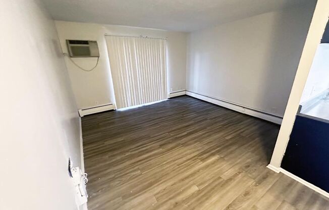 1 bed, 1 bath, 560 sqft, $795, Unit 605-28