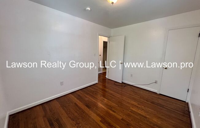 2 beds, 1 bath, 1,280 sqft, $1,075, Unit Forest Hill 338