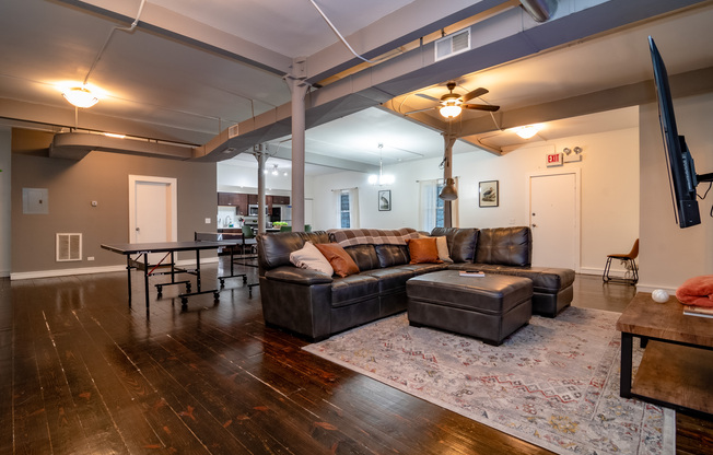 2010 S Wabash Ave, Chicago IL 2R