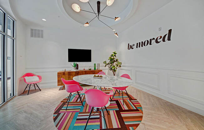 The Metropolitan Cyber Lounge