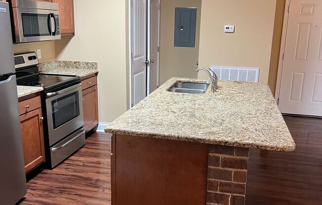 1 bed, 1 bath, 765 sqft, $825, Unit 199