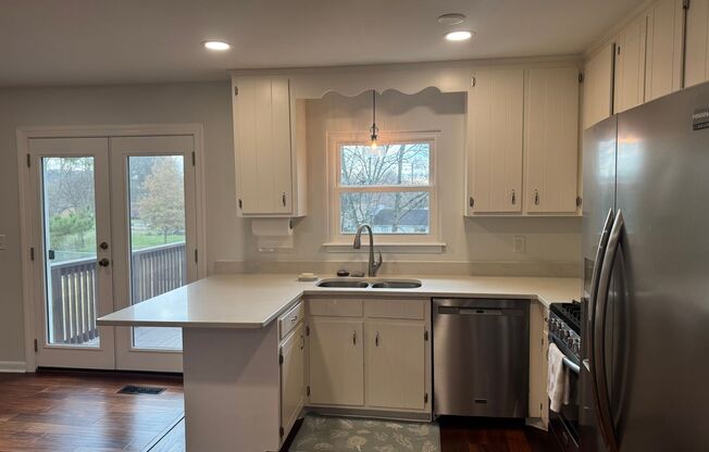 Cute Remodeled Ranch in Bellevue Cul-de-Sac