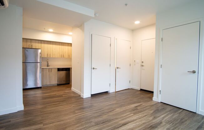 037 - 1834 Apartments