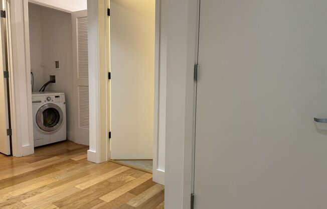 Lovely 2 Bed, 2 Bath Mission Condo w Parking @ 17th/South Van Ness