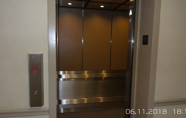 2 beds, 1 bath, 1,100 sqft, $1,885, Unit 2D07