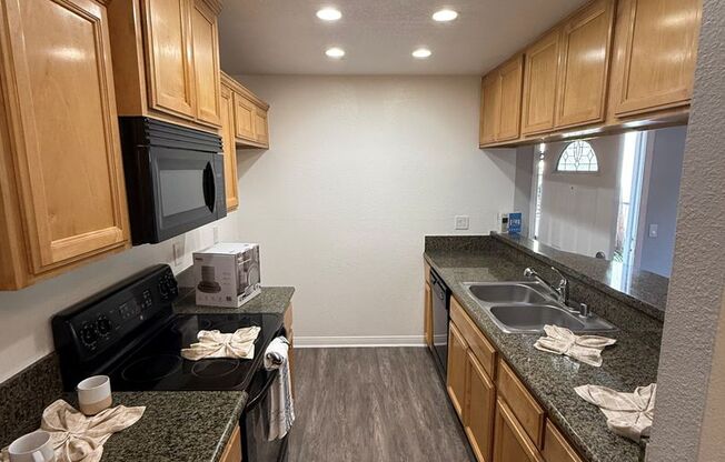 2 beds, 2 baths, 850 sqft, $3,055, Unit 821-09