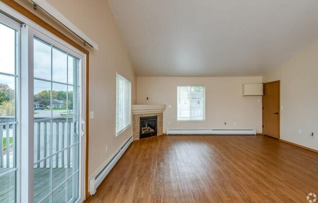 Upper Corner Pineview, Living Area, 2 Bed/2 Bath