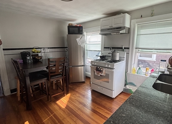25 PEIRCE AVE