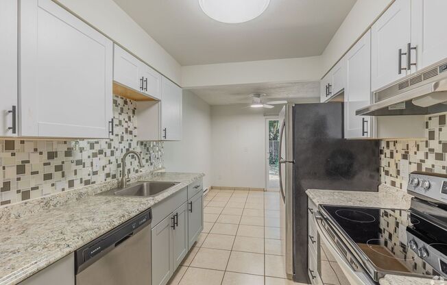 2 beds, 1 bath, 1,014 sqft, $1,695, Unit 42