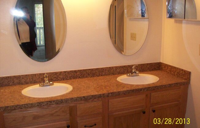 4 beds, 3.5 baths, 2,214 sqft, $2,050, Unit 62