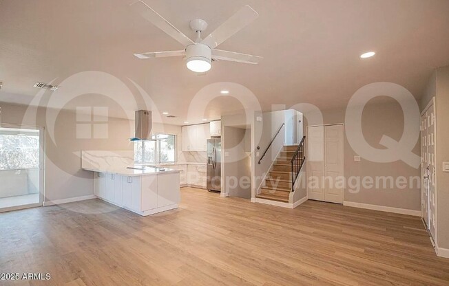1646 E HERMOSA DR