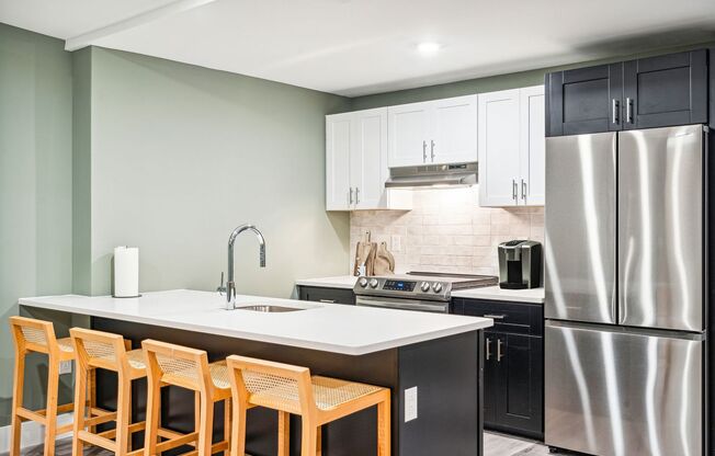 2 beds, 2 baths, 870 sqft, $1,795, Unit D03