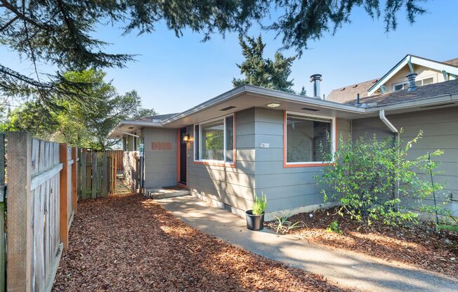 3811 SE 66th Avenue Portland, OR 97206