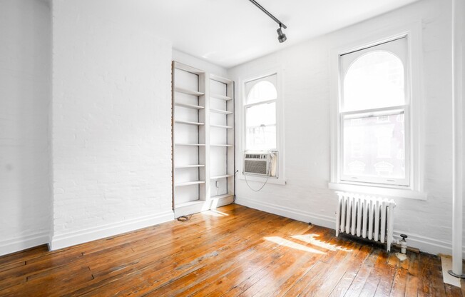 23 KING ST