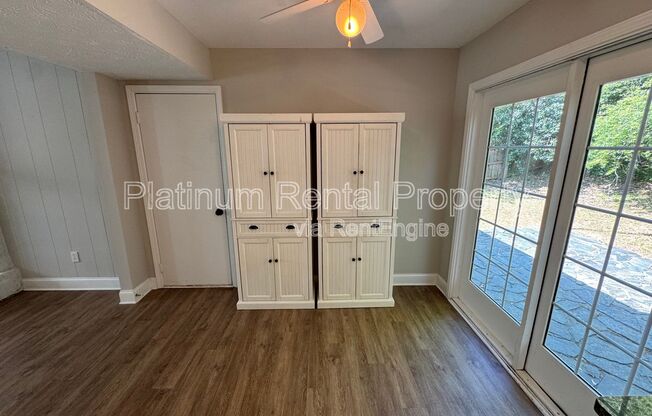 4 beds, 3 baths, 1,560 sqft, $2,300