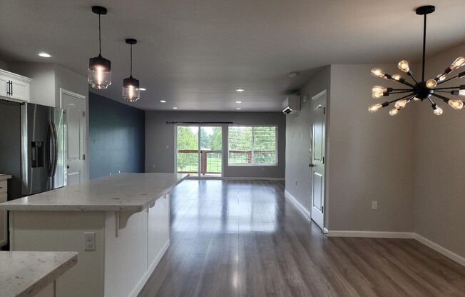 3 Bedroom Home in Convenient Bremerton Location!