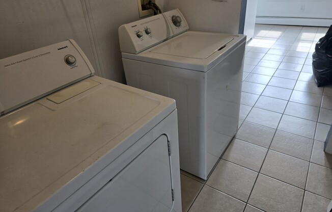 3 beds, 1 bath, 1,400 sqft, $2,900, Unit 3