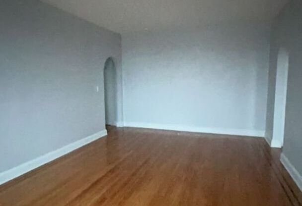 1 bed, 1 bath, $1,850, Unit A42