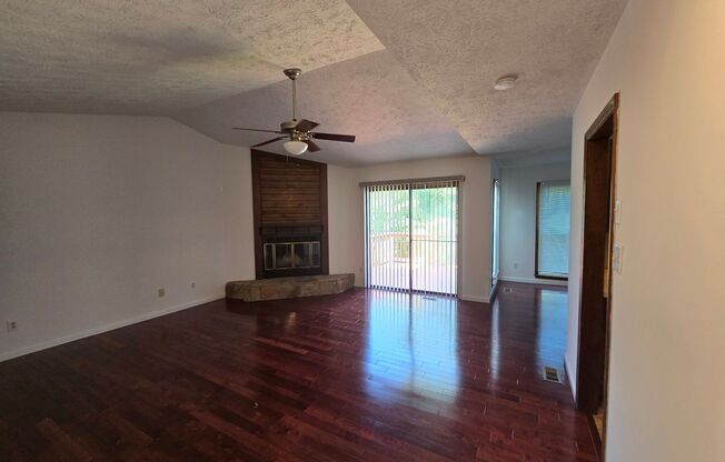 5960 Laguna ~ The Lakes