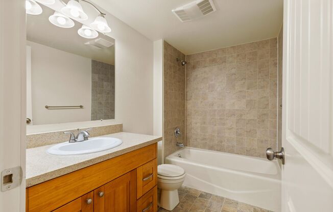 1 bed, 1 bath, 700 sqft, $1,795, Unit 34