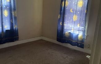 2 beds, 1 bath, $900