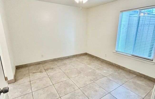 1 Bed Apt in Senior community in Clairemont. Must be 55+ and older to rent